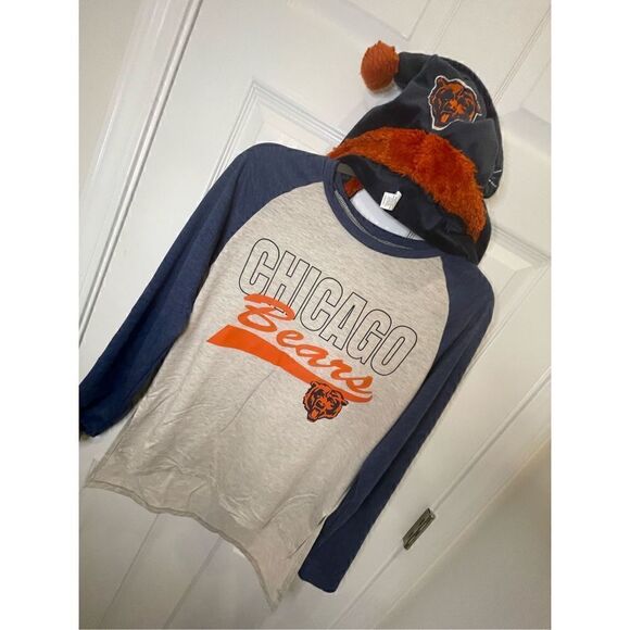Team Apparel Tops - Women’s Chicago Bears shirt and hat large L